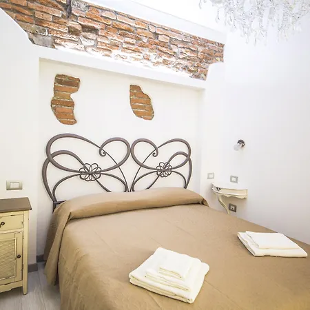 Le Stanze Di Leonardo Гостевой дом 4*