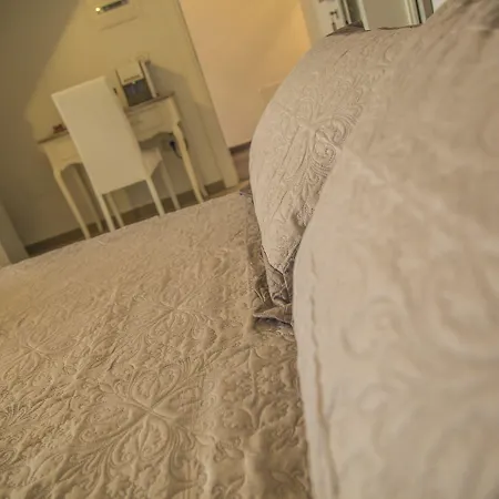 Le Stanze Di Leonardo Гостевой дом 4*